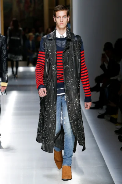 Look 49